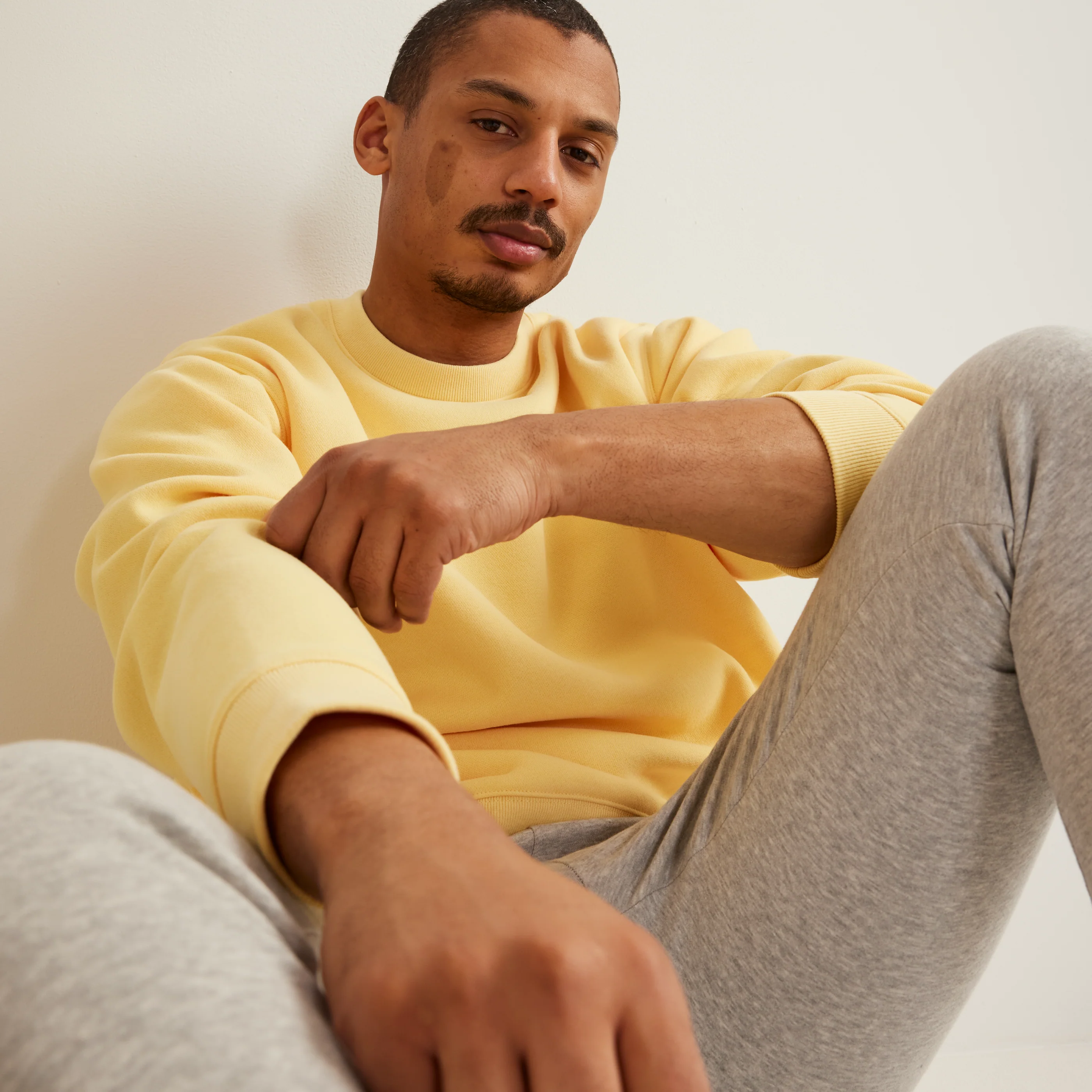 Men's Vintage Soft Crew Sweatshirt - Image 12
