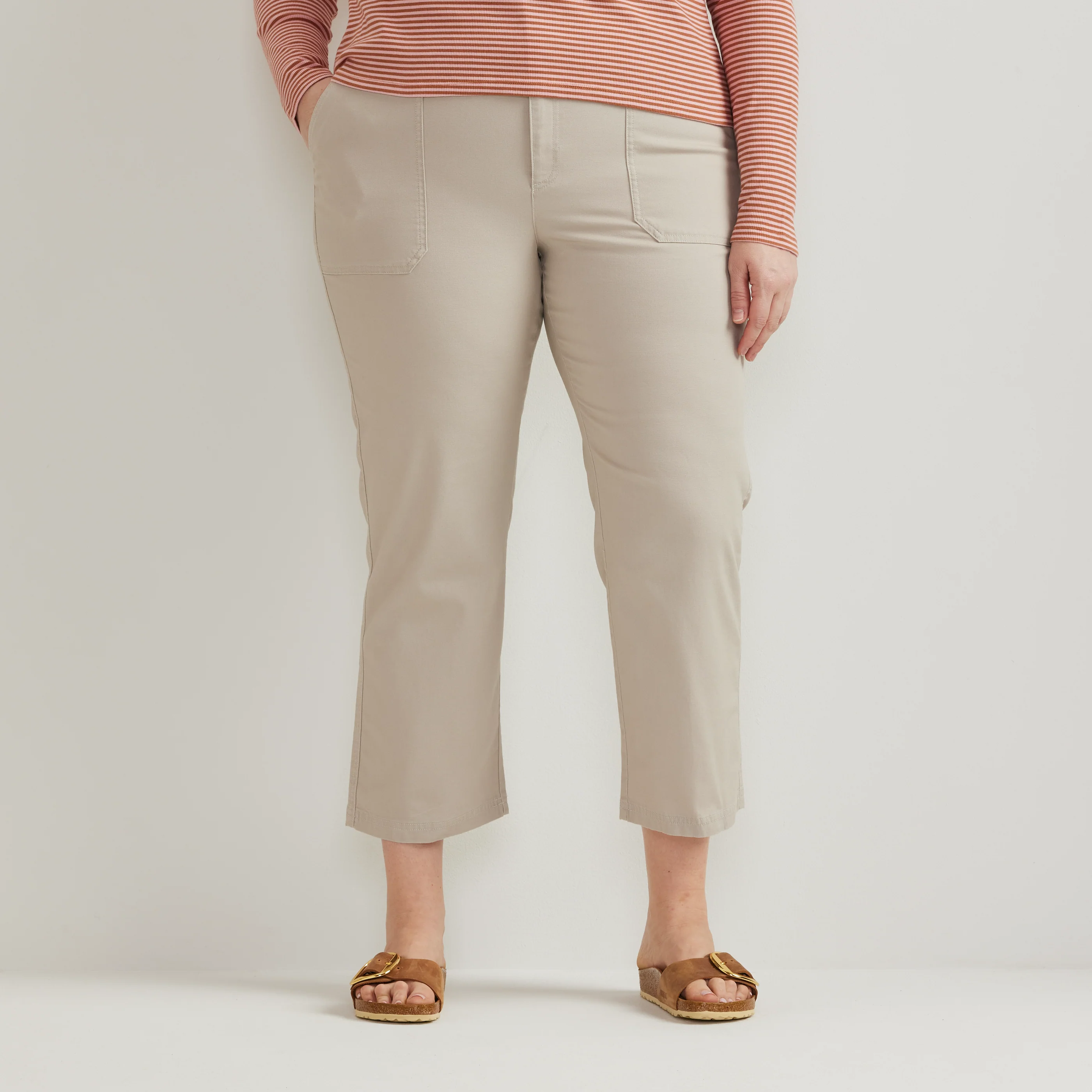 Women's Utility Stretch Canvas Kick Cropped Pants - Image 5